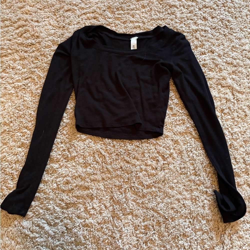 Black Long-Sleeve Cropped Top - Unbranded